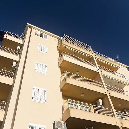 Karmela * Makarska