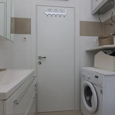 Karmela Apartment Makarska